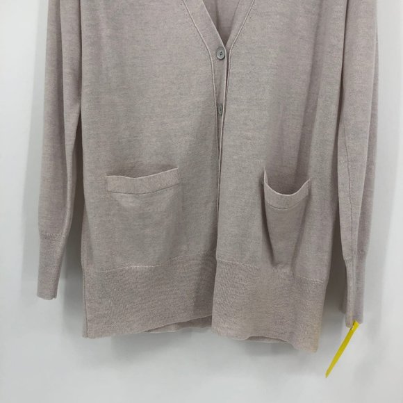 Classic Gray Wool Cardigan | Versatile All-Season Wear - Picture 3 of 5